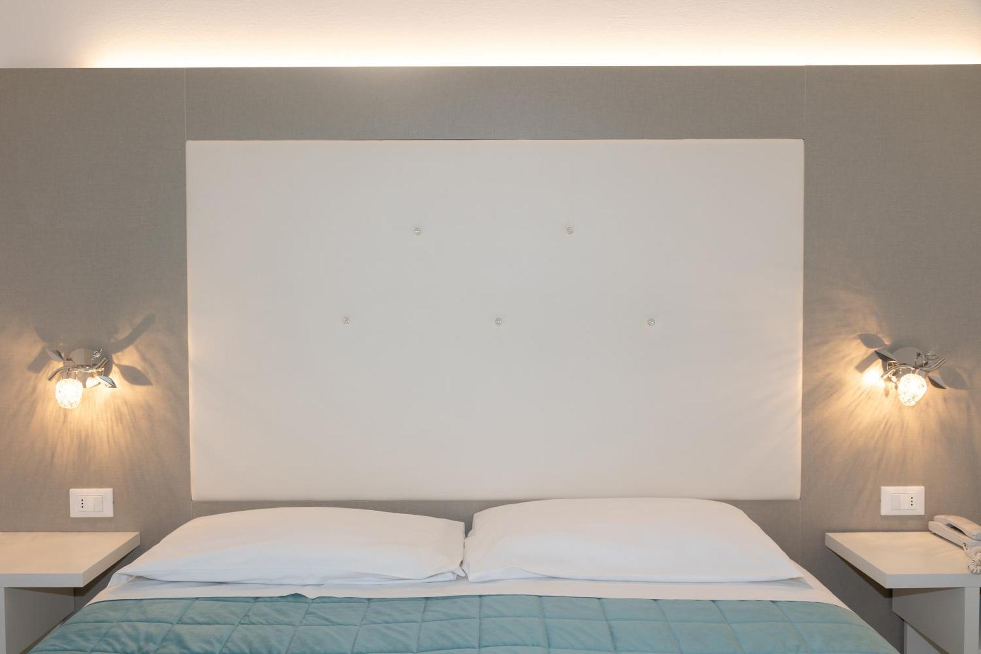 Hotel & Aparthotel Carinthia S リド・ディ・イエゾロ エクステリア 写真